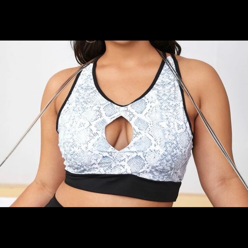 Sport bra or bra top, snake print Gray and white